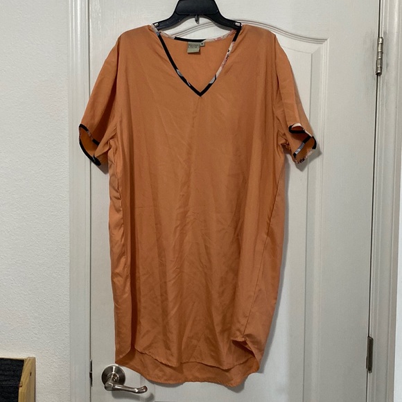 Gold Coast Melon Orange Nightie Intimates V Neck Short Sleeve Nightgown 1X - Picture 1 of 3